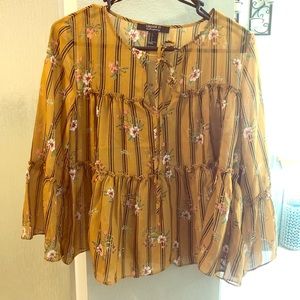 Bell sleeved, cropped blouse